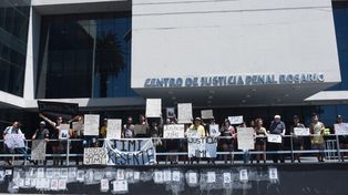 Un reclamo de justicia de familiares y amigos de Jimi Altamirano, asesinado frente al estadio de Newells.