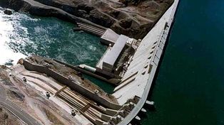 El gobierno de Mauricio Macri apunta a reactivar la obra de la represa Néstor Kirchner