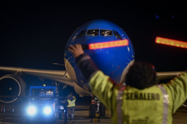 Partió un nuevo vuelo de Aerolíneas Argentinas a Moscú para traer vacunas  Sputnik V