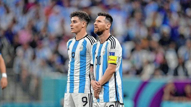 Lionel Messi y Julián Álvarez
