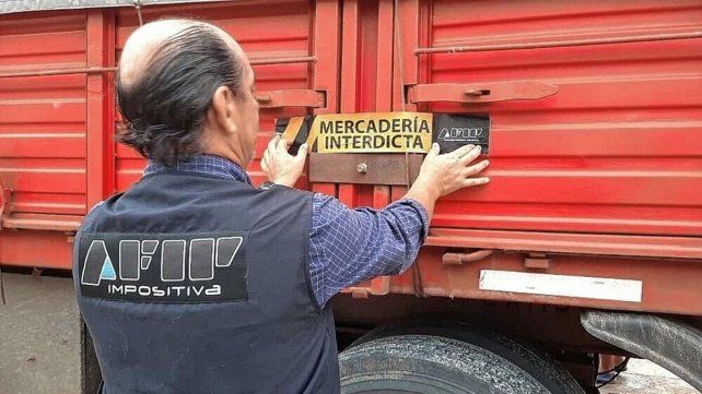 Trabajadores de Afip en Santa Fe manifestaron su preocupación por los despidos y desmintieron sueldos millonarios