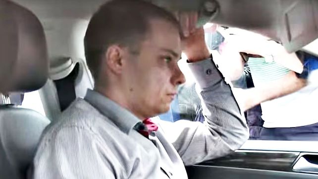Diplomáticos rusos se negaron a hacer un test de alcoholemia. Los agentes escoltaron el auto a la embajada de Rusia y le hicieron la multa. Diputada denuncia