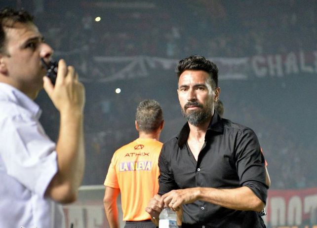 Horas decisivas en el futuro de Eduardo Domínguez