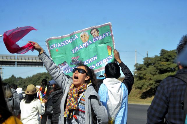 Recrudecen las protestas contra el gobernador Morales.