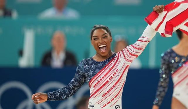 La gimnasta estadounidense Simone Biles sigue haciendo historia en el mundo del deporte.