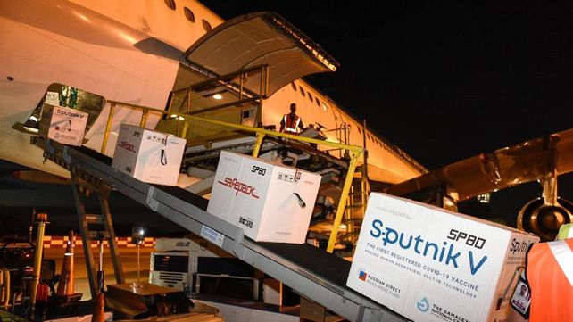 Aterrizó el avión que venía de Moscú con más vacunas y Argentina suma 4 millones de dosis