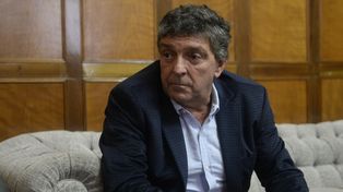 Cuatro décadas junto al VIH: el médico Sergio Lupo presenta un libro histórico