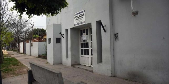 Cuatro presos se evadieron de la subcomisaría 2º del barrio Santa Rosa de Lima de Santa Fe.&nbsp;