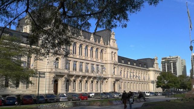 El Ministerio de Educación de la Nación convocó para mañana&nbsp;a las 8 a los sindicatos docentes con representación nacional.