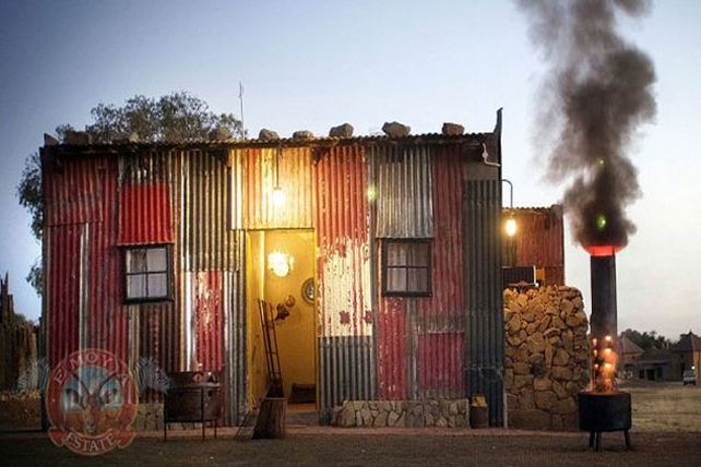 Un lujoso hotel que simula ser un asentamiento