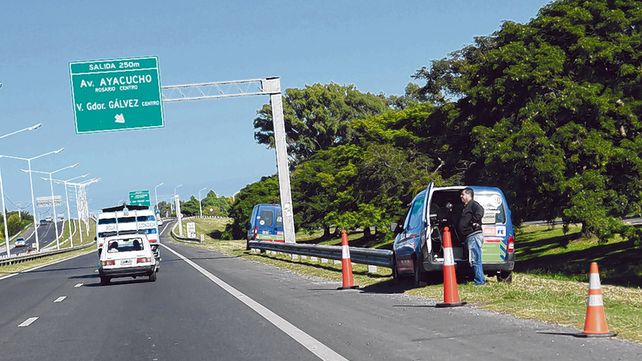 Al lado del camino. Ayer iniciaron los controles con tres utilitarios que variaron sus posiciones.&nbsp;