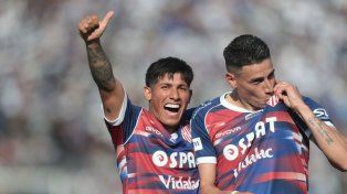 Unión hizo pata ancha en La Plata, le ganó a Gimnasia y es líder de la Zona A