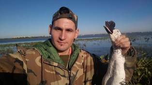 Un influencer de caza subió fotos tras matar aves protegidas por ley en Santa Fe y fue denunciado