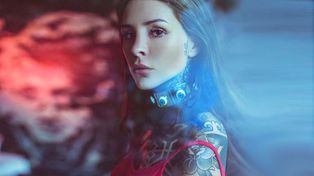 Desnuda y encintada a una modelo: la nueva y polémica foto de Candelaria Tinelli