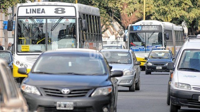 Los colectivos volverán a circular a la siesta