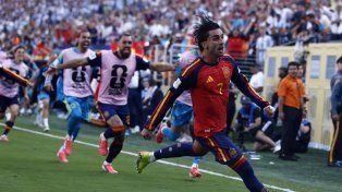 Argentina resistió hasta donde pudo, pero España fue más, ganó 1-0 y es el nuevo campeón Mundial