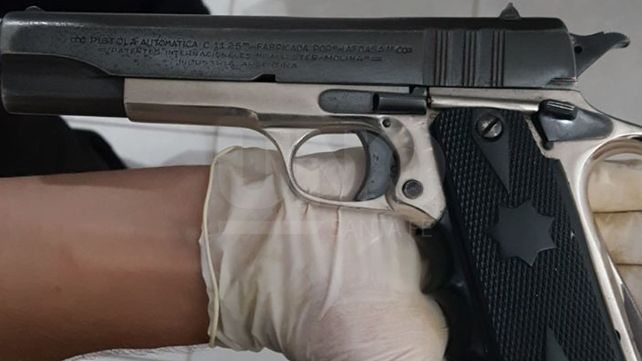 Violento tiroteo con un delincuente aprehendido con un arma de guerra cargada