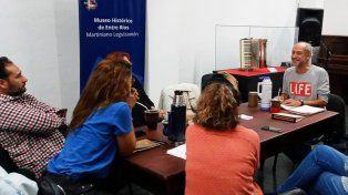 El Bache Gramático es uno de los talleres literarios de Paraná con más vigencia. Comenzó en el 2010, a instancias de un grupo de interesados que le propusieron a Horacio Lapunzina ser parte de un espacio donde se compartieran lecturas y escrituras.