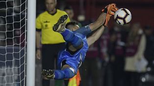 Burián, que fue héroe ante Morón (Copa Argentina) y San Pablo, volvió a hacerlo en la Sudamericana.