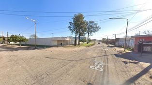 Lo apuñalaron en el rostro y en el tórax para robarle la moto en barrio Brigadier López