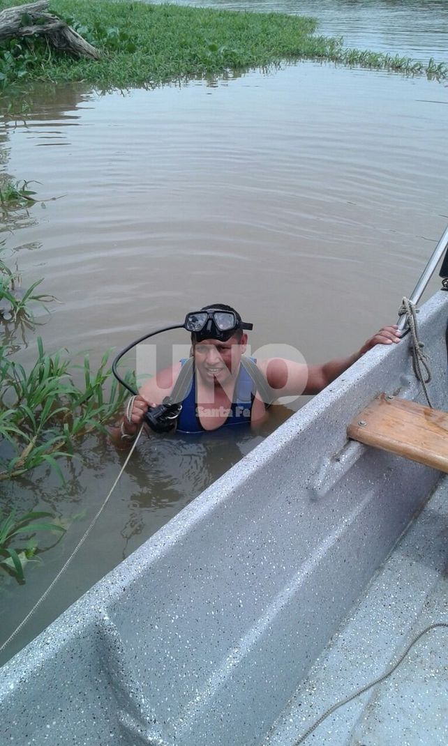 Hallaron hundida en el arroyo Potreros la embarcación del matrimonio desaparecido
