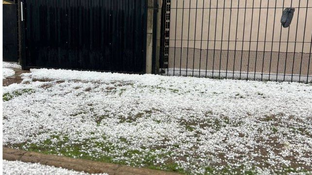 Intensa caída de granizo en General Ramírez y Aranguren