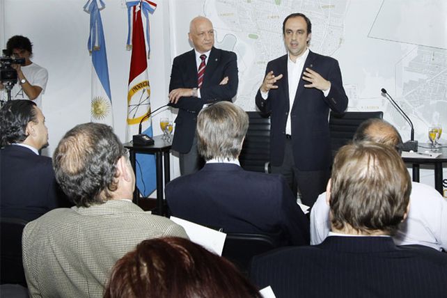 Antonio Bonfatti y José Corral encabezaron una histórica reunión de gabinete