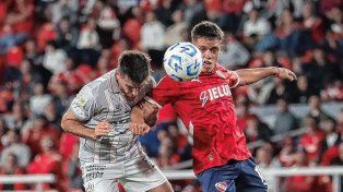 Unión jugó un partido muy pobre y fue goleado por Independiente.