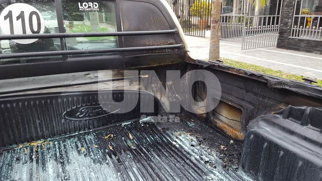 Registran a un quemacoches en acción en barrio Candiotti