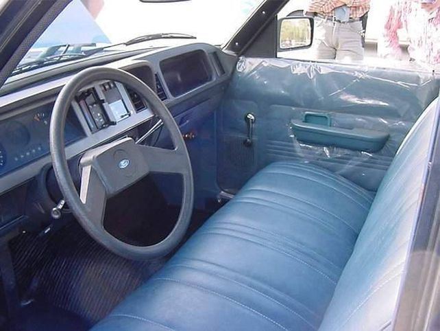 Encontraron un Ford Falcon cero kilómetro en un taller