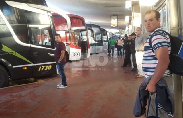 Prorrogan las suspensiones totales del transporte interurbano