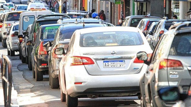 Desde la Asociación de Aseguradores Argentinos expresaron que 60% de los clientes optó por bajar costos del seguro automotor.