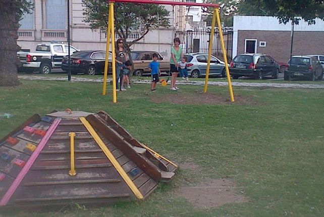 Más de 3000 santafesinos se oponen a las cocheras en Plaza San Martín