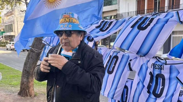 Cacho Deicas lanzó el lunes una canción mundialista