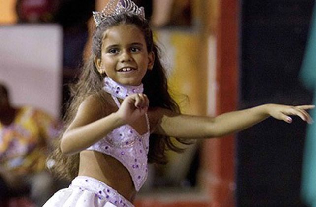 Una jueza fall&oacute; a favor y la peque&ntilde;a Julia Lira ser&aacute; la reina de la scola Viradouro