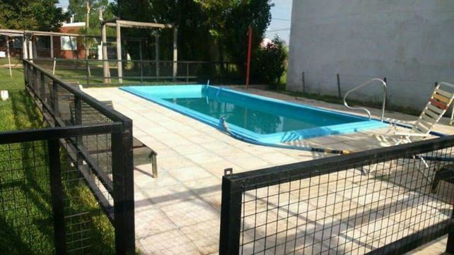Niño en grave estado tras caer a una pileta en lugar donde vacacionaba con su familia