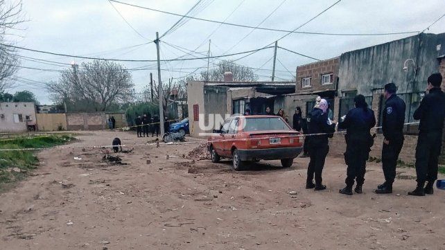 Lluvia de balas e intendo de homicidio en Barrio Scarafía. Lluvia de balas e intendo de homicidio en Barrio Scarafía.