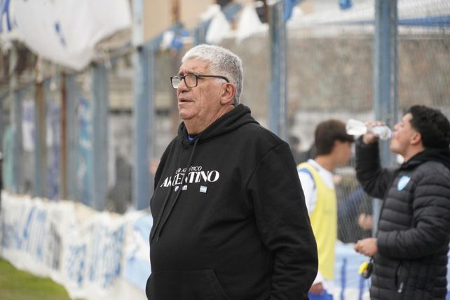 José Previti, DT de Argentino.