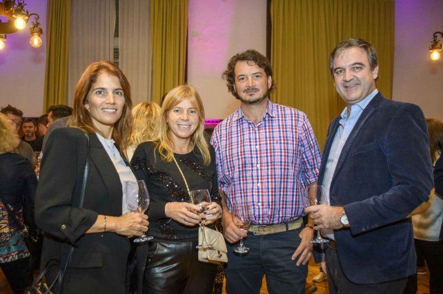 Gabriela Más, Carla Chiartano, Manuel Nuan Campos y Jorge Alvarado