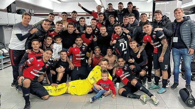 Colón le ganó 2-1 a Olimpia y cumplió con su objetivo de llegar a los octavos de final de la Copa Libertadores.