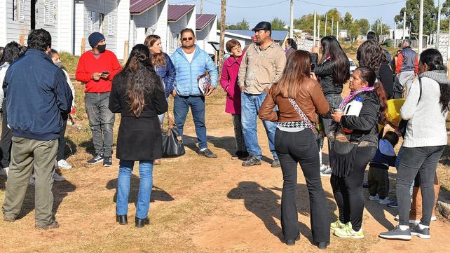 El programa en total contempla la construcción de 350 viviendas en el barrio Agua Patito.