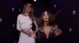 Lali Espósito y Verónica Lozano sensuales y coquetas en el video.