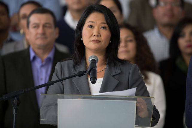 Keiko Fujimori se niega a aceptar la derrota por décimas de punto ante su rival Pedro Castillo.&nbsp;
