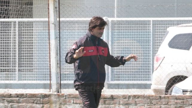 Forestello le pone el pecho a la situación y seguirá al mando del Rojinegro