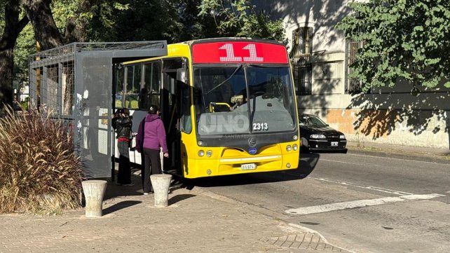 UTA mantiene el estado de alerta en Santa Fe por diferencias salariales.