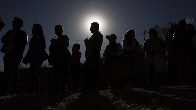 El eclipse convocó a multitudes que disfrutaron en seis provincias