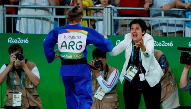 Sos leyenda, le dijo la entrenadora a Paula Pareto