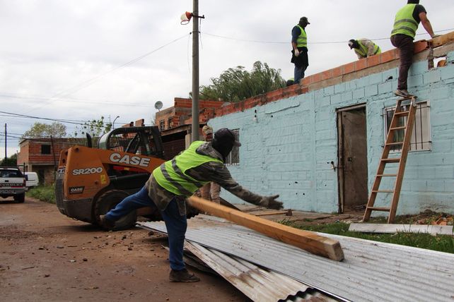 Los trabajadores actuaron con el rostro tapado para proteger su identidad.
