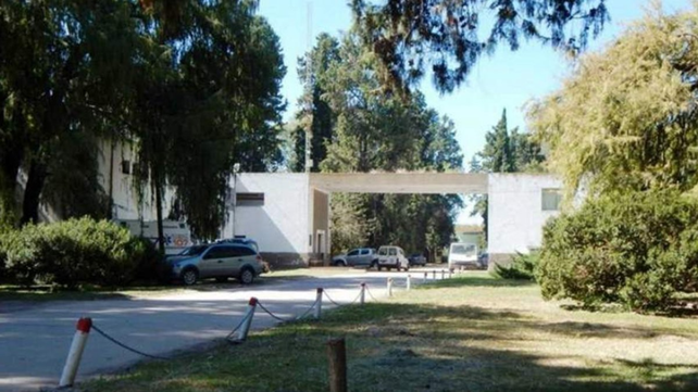 La Colonia Psiquiátrica de Oliveros. Dos reclusos que estaban alojados allí redujeron a dos custodios y les quitaron las armas.&nbsp;