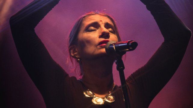 Hilda Lizarazu presentará en vivo las canciones de La Impostora